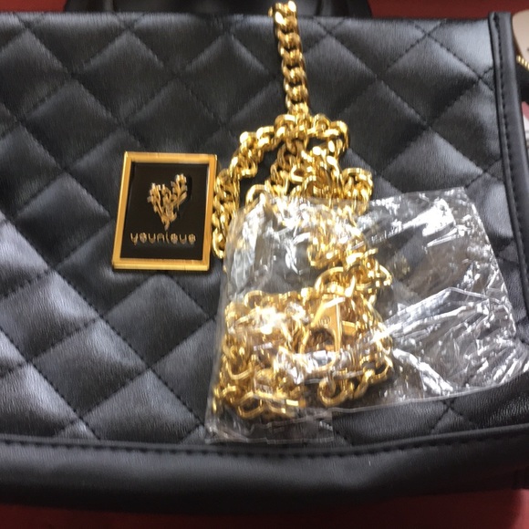 Younique purse with gold chain - Picture 4 of 4